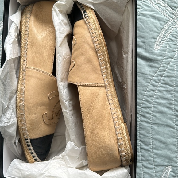 💯% Authentic Chanel espadrilles - Picture 5 of 6